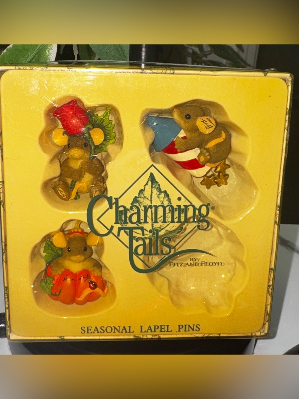 Fitz & Floyd Charming Tails Four Seasons Lapel Pins       3 of 4 w/ Box